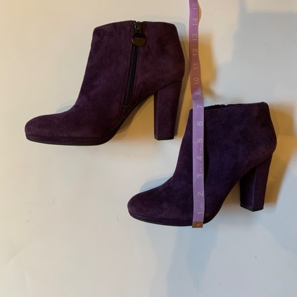 Like NEW π GEOX Suede Booties size 9 - Picture 3 of 7